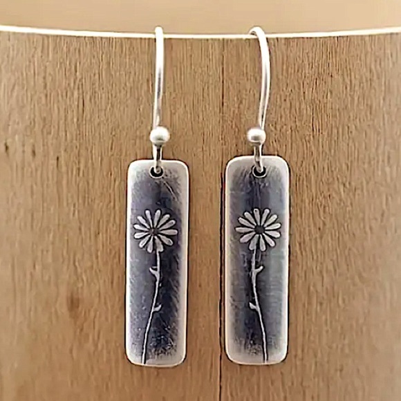 Vintage Silver Daisy Dangle Earrings, Stainless Steel Boho Tribal Minimalist - Picture 5 of 9